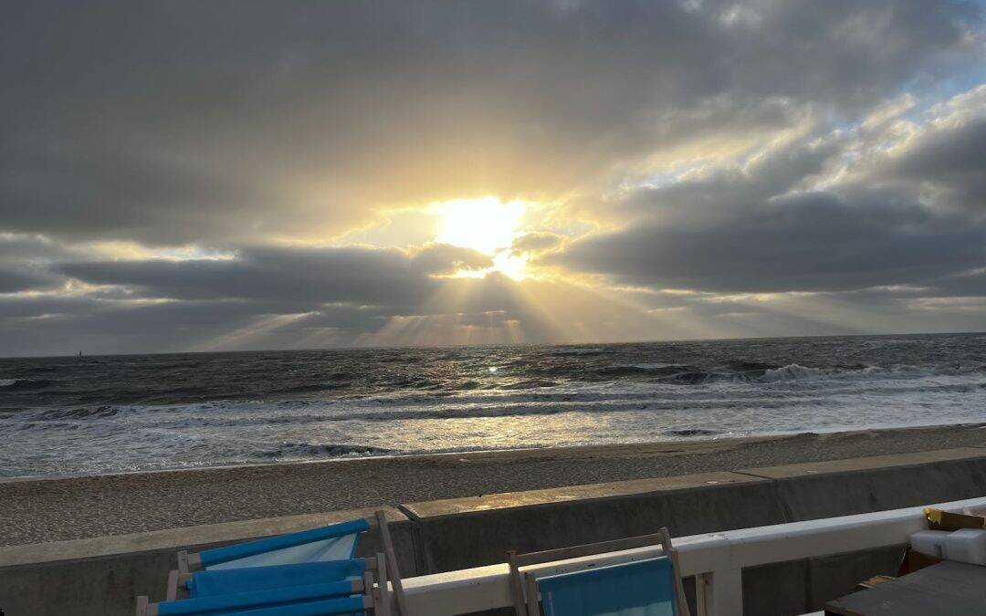 Sylt mit Dachzelt – Mein Tesla fährt Schiff | Abenteuer zwischen Wind & Meer.