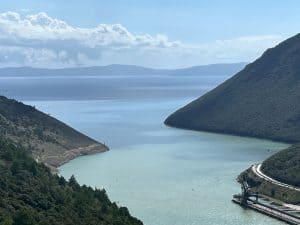 Radreise Kroatien – dramatischer Blick auf die Adria von oben