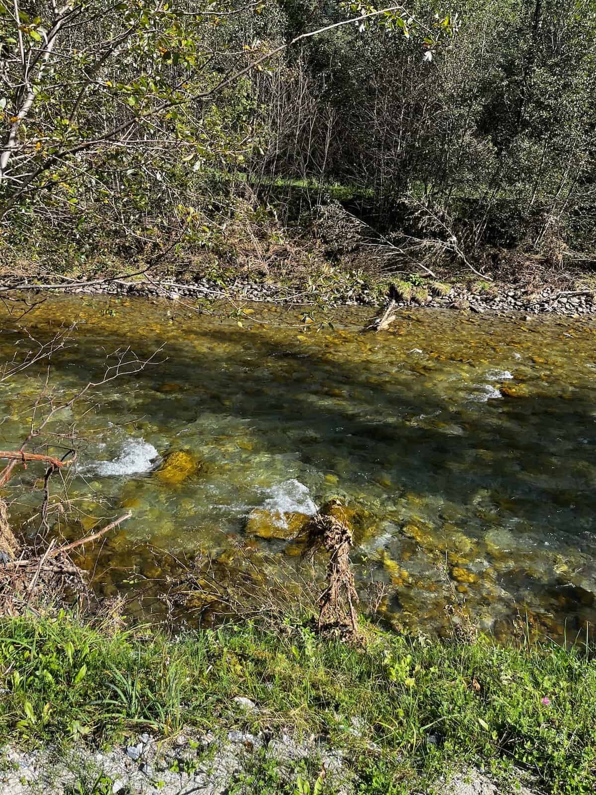 Radfahrer-Selfie mit Helm während der Bergtour im Mölltal