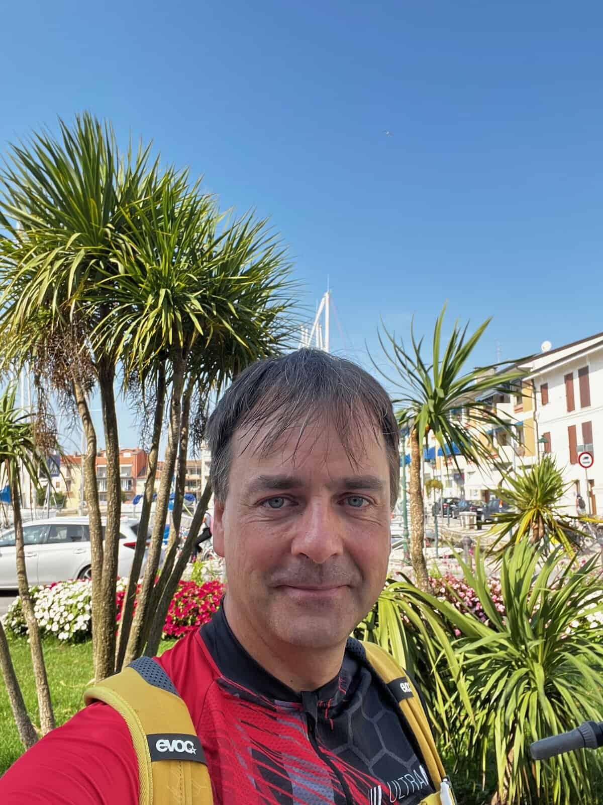 Radfahrer-Selfie in Grado nach dem Alpe Adria Radweg Tag 8, Stolz und Erleichterung
